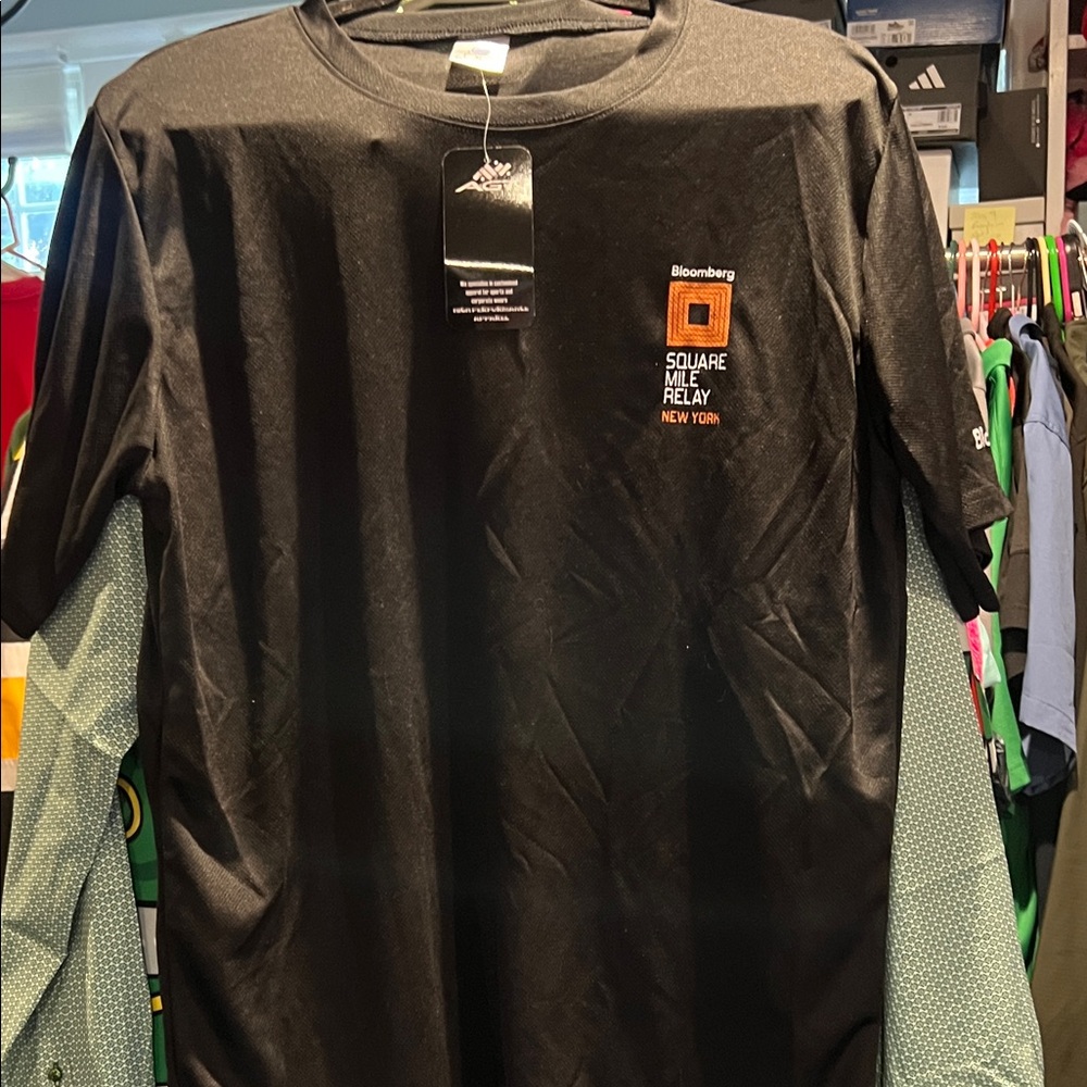 Bloomberg marathon run T-shirt, New with Tag size extra large